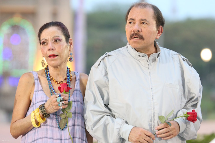 Daniel y Rosario rinden homenaje al Comandante Tom&aacute;s Borge